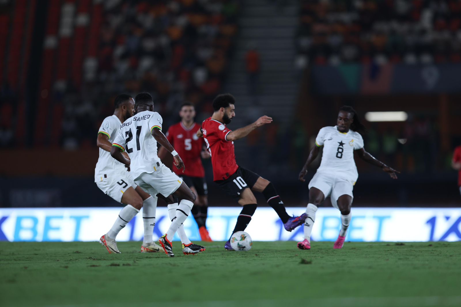 منتخب مصر يتعادل أمام غانا 2-2.. ويؤجل بطاقة التأهل في أمم أفريقيا