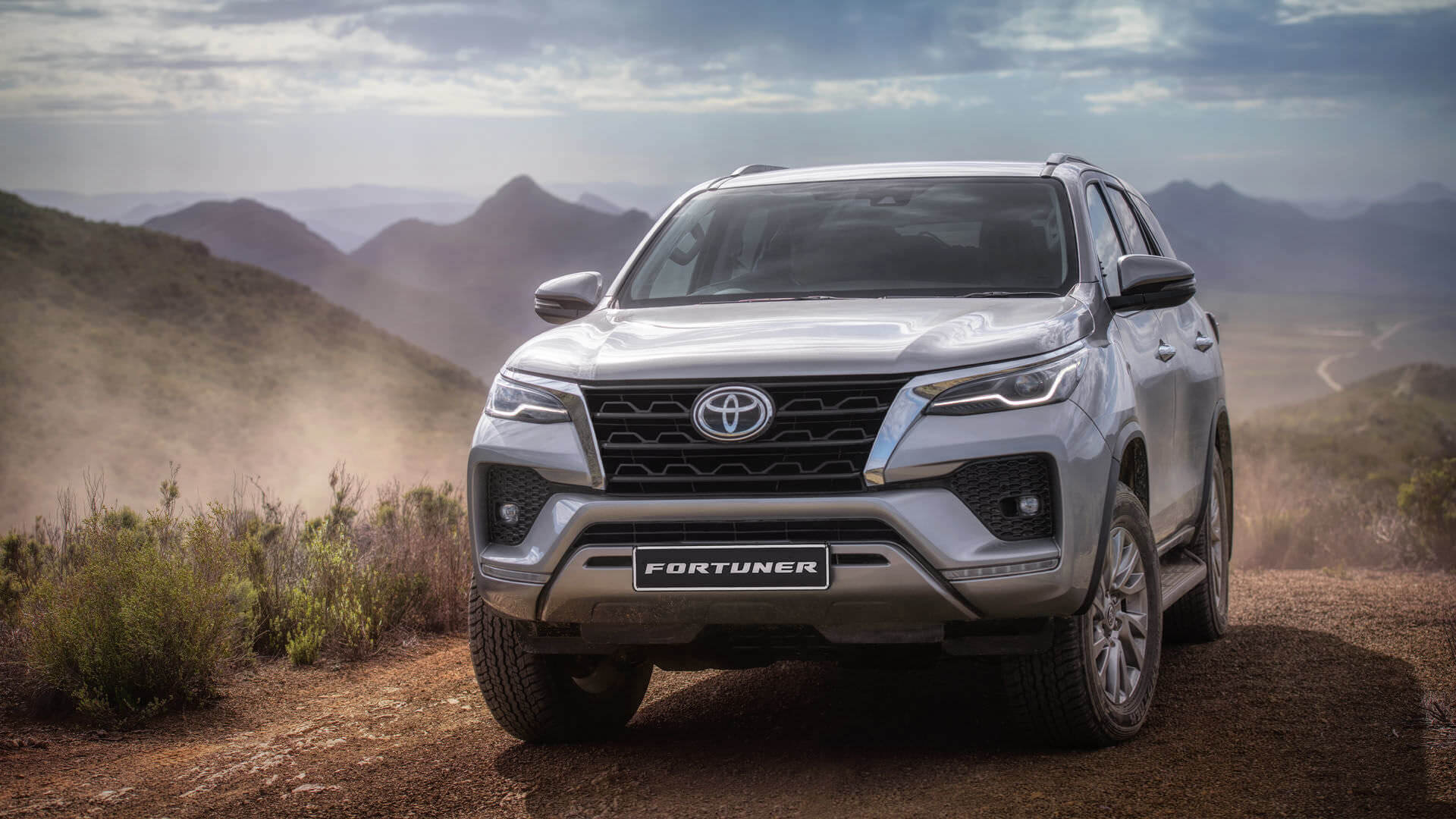 وحش الطرق الوعرة .. مواصفات تويوتا فورتشنر 2024 TOYOTA FORTUNER الجديدة كليا بتصميم عصري جذاب وقوة أداء علي كافة الطرق