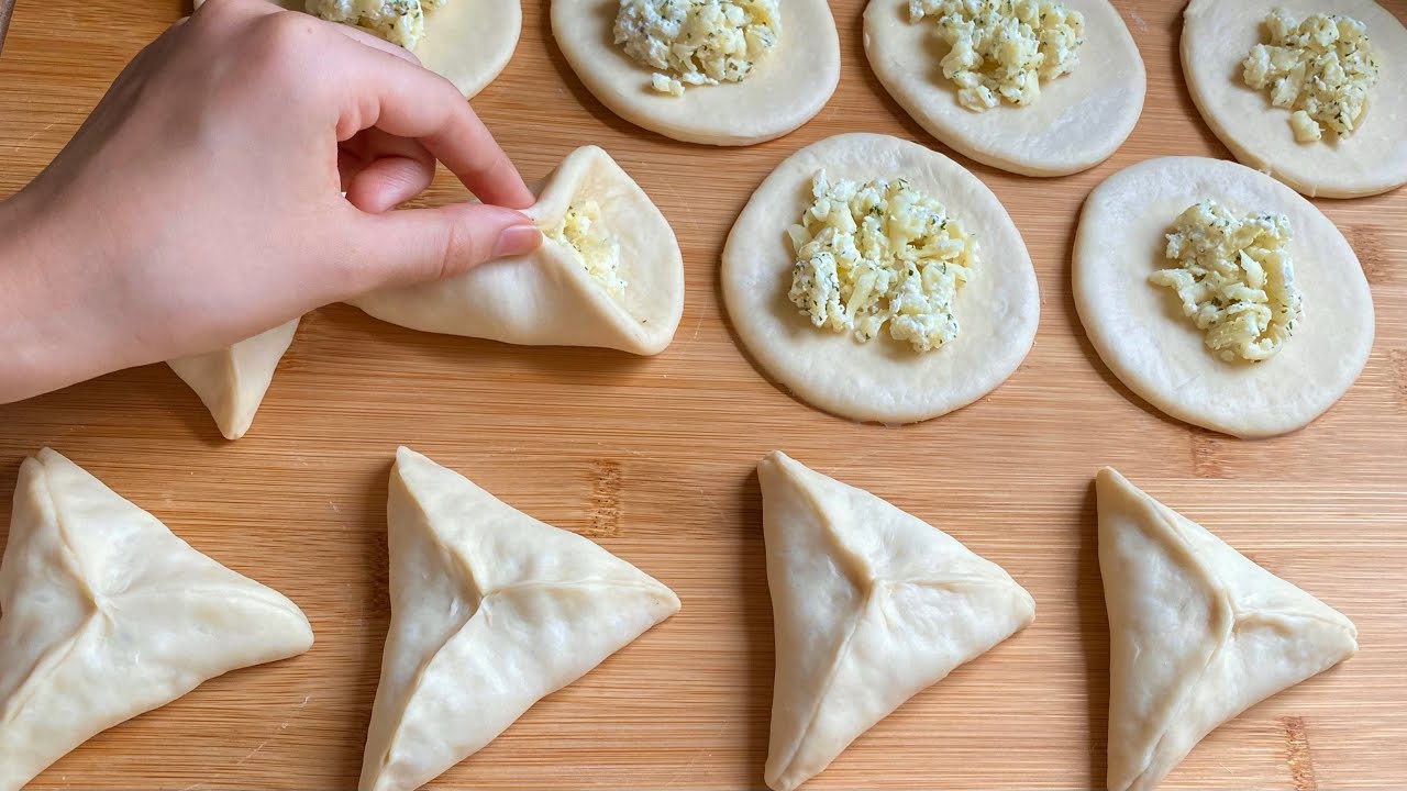 طرية وطعمها خرافي فطائر الجبنة الهشة بعجينة مثل القطن بأحلى وألذ طعم