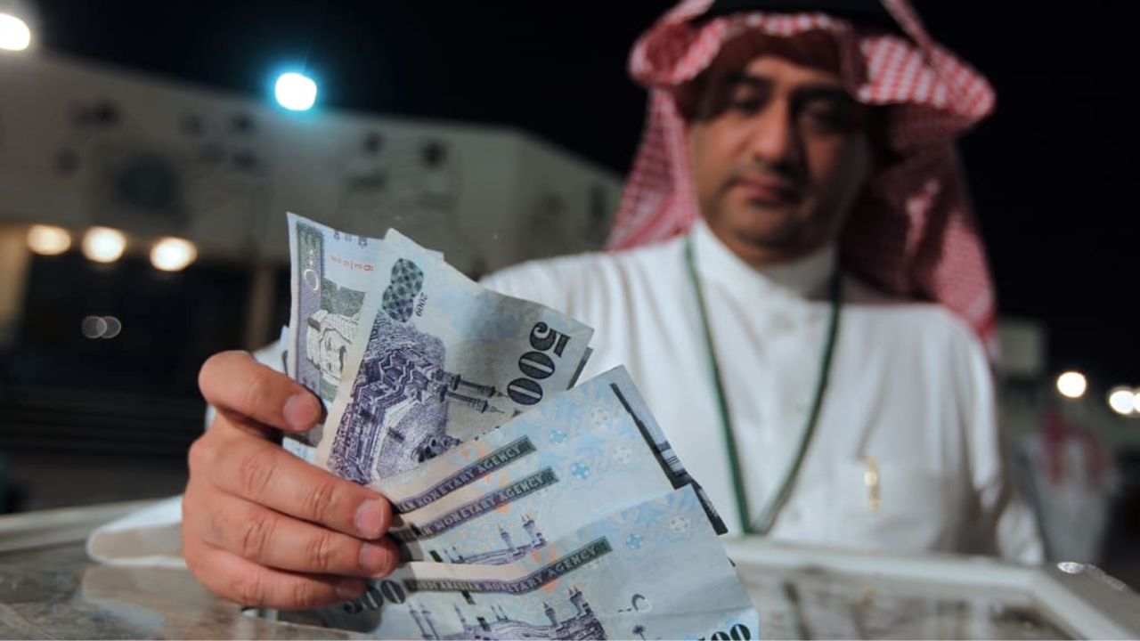 إيداع فوري 53000 ريال لحل مشاكل المتعثرين.. قرض شخصي بدون كفيل غارم حتى لو عليك التزامات شهرية بفترة سداد طويلة