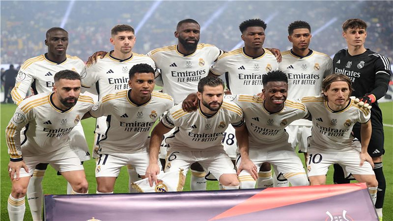 ريال مدريد يتجنبون المشي على شعار مانشستر سيتي في ملعب الاتحاد ” فيديو ” 