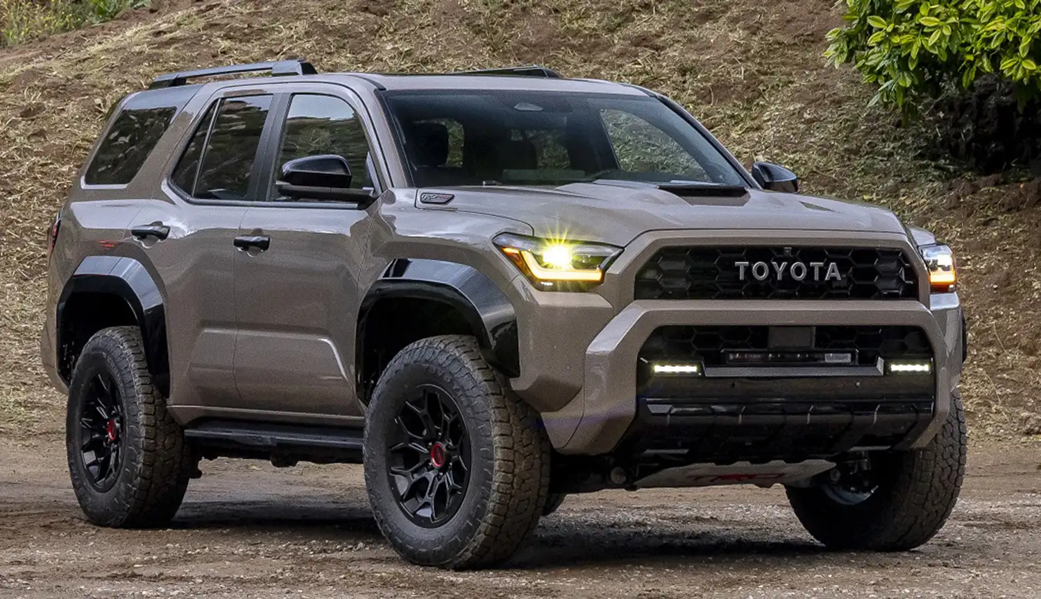 سيارة Toyota 4 Runner 2025 “وحش الصحراء الجديدة” بتكنولوجيا حديثة تتفوق علي اللاند كروزر وسعر اقتصادي لا يقبل المنافسة