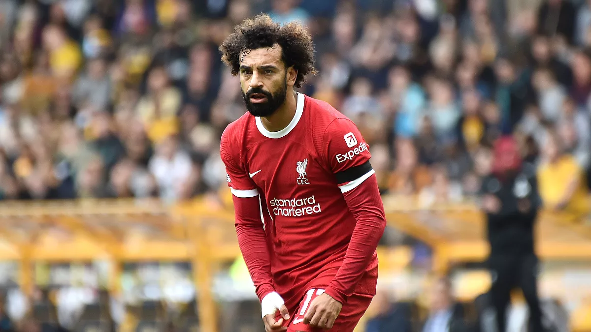 محمد صلاح يتلقى صدمة قوية قبل أيام من نهاية الدوري الإنجليزي.. وكلوب يظهر في الصورة