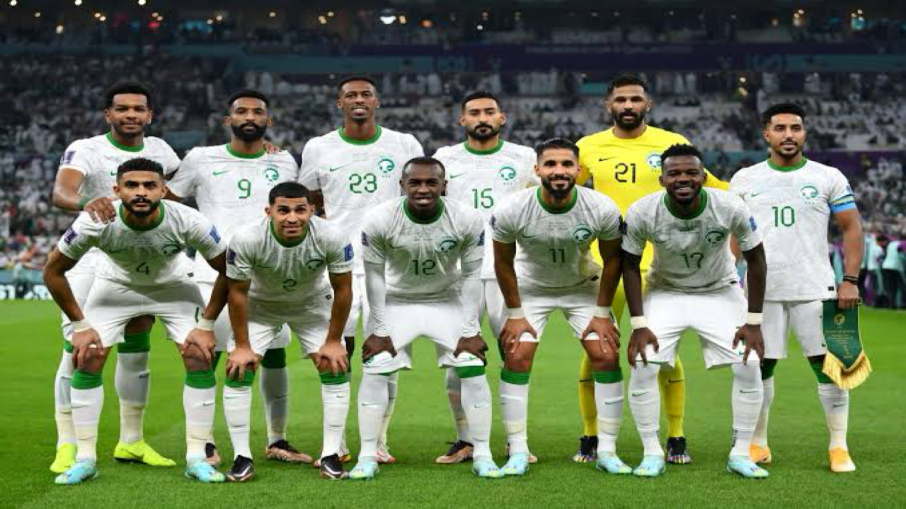 مواجهة مرتقبة .. تعرف علي موعد مباراة السعودية والصين في تصفيات كأس العالم 2026 والقنوات الناقلة