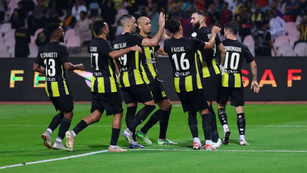 الاتحاد السعودي يواجه الوحدة في دوري روشن تعرف علي موعد المباراة والقناة الناقلة