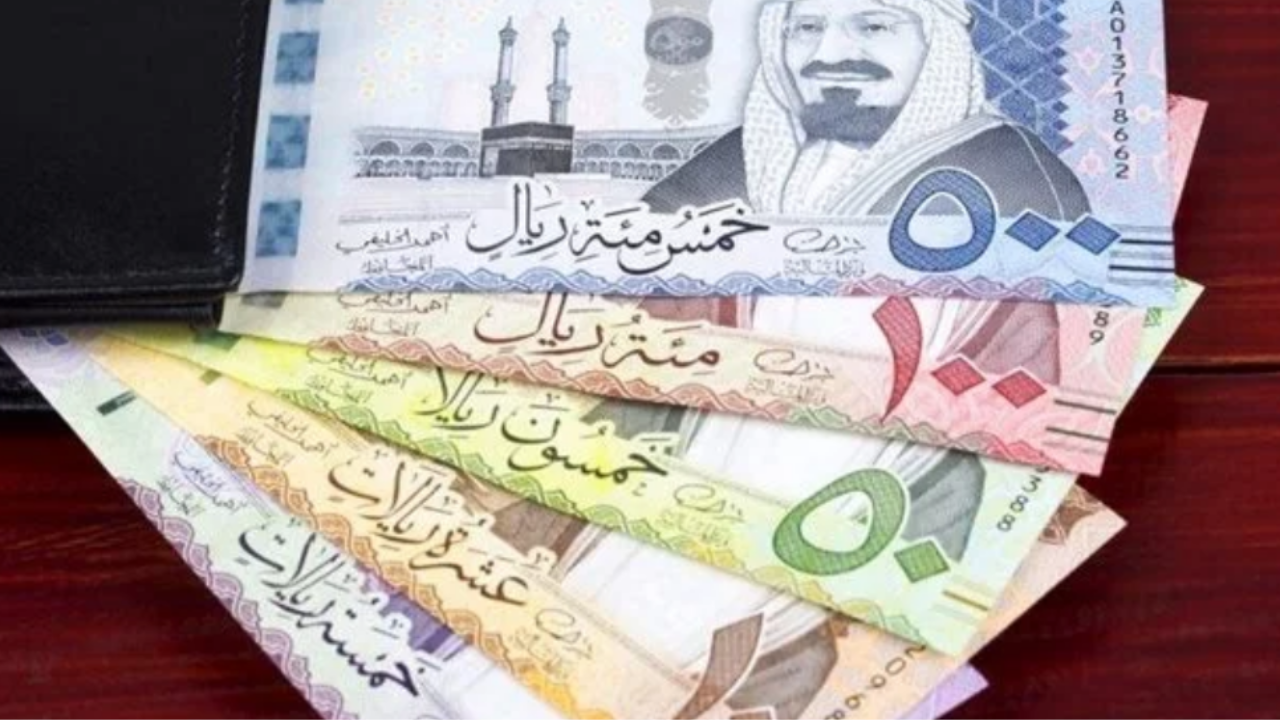 هل تشهد الأسواق المالية المصرية تحركات مفاجئة قريباً.. سعر الريال السعودي مقابل الجنيه المصري اليوم